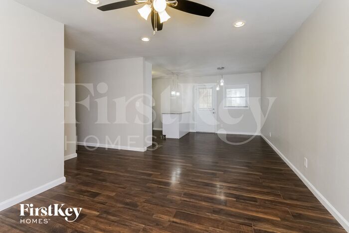 Primary Photo - 1477 Cedar Creek Ln