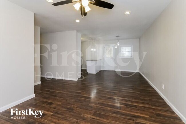 Foto del edificio - 1477 Cedar Creek Ln