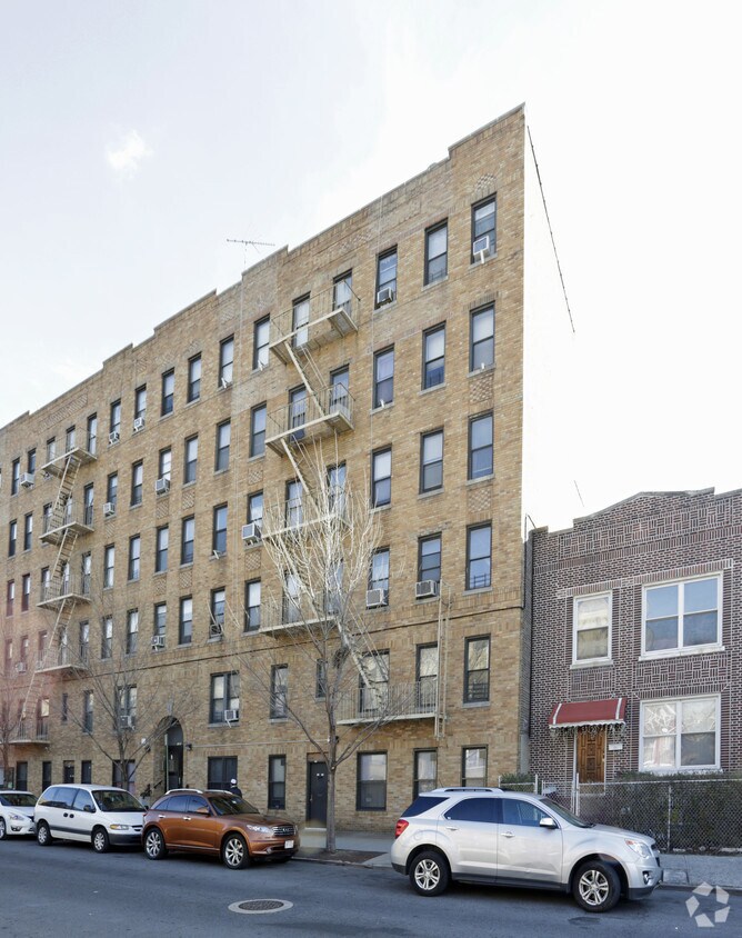 Primary Photo - 1990 Gleason Ave