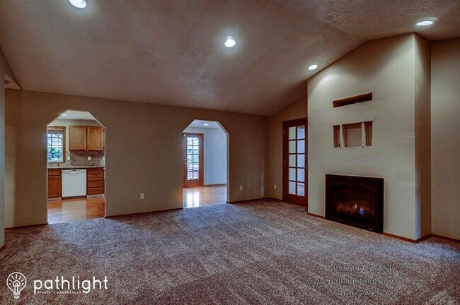 Building Photo - 13906 NE 45th St