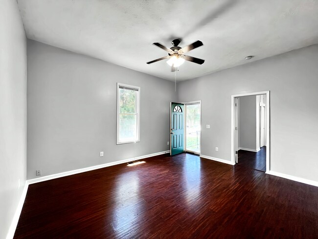 Building Photo - 2212 Willard Ave