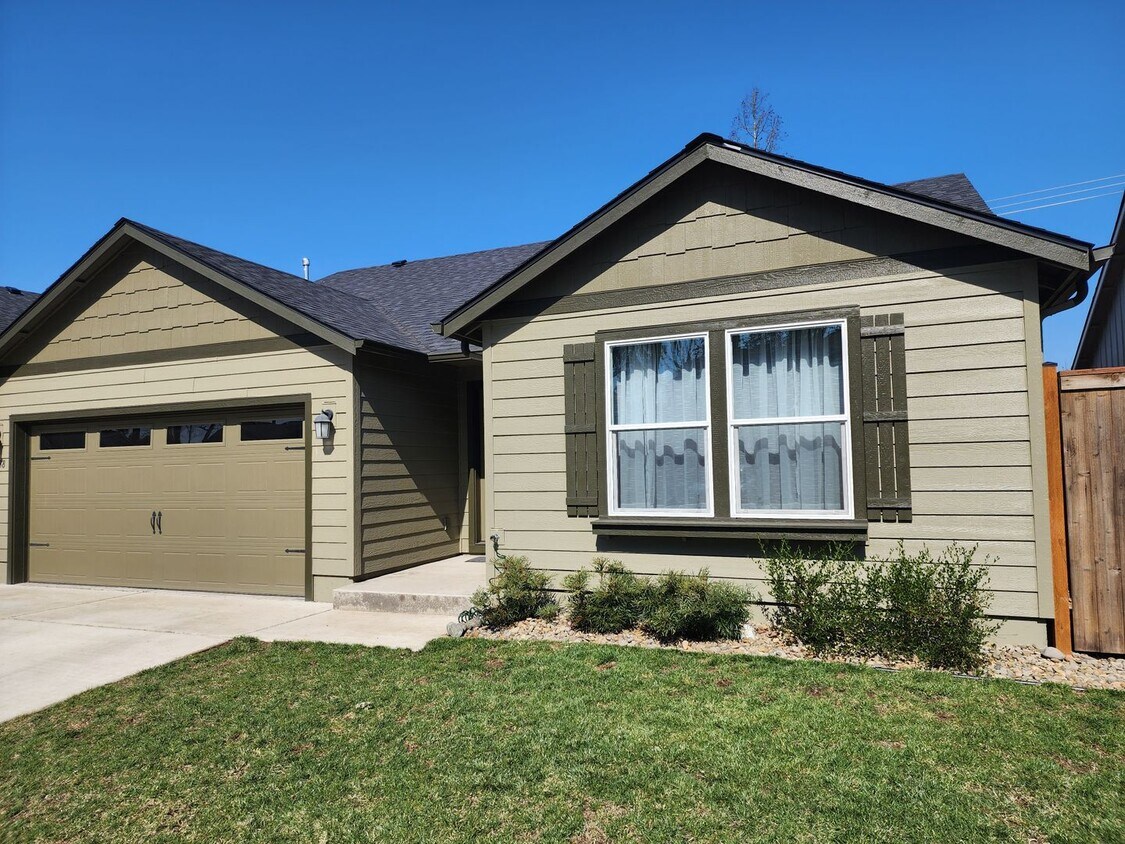 Primary Photo - New 3 bedroom Hayden Home