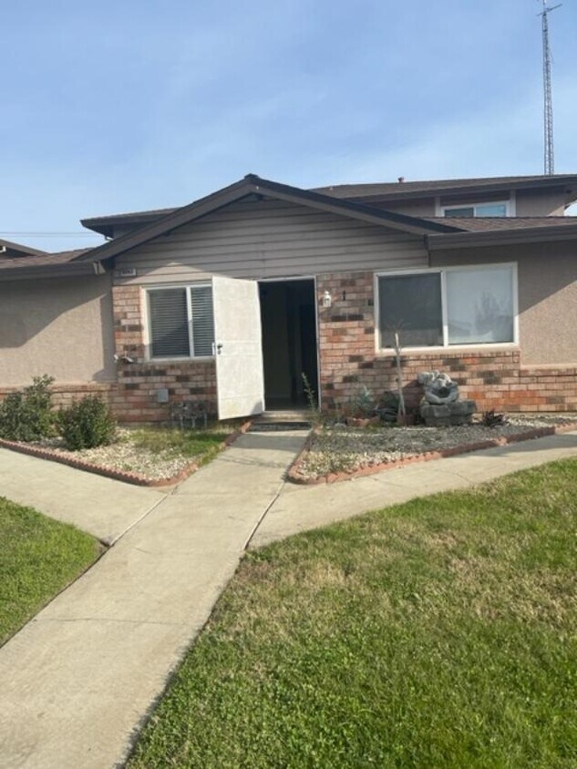 Foto principal - 9082 Pinata Way