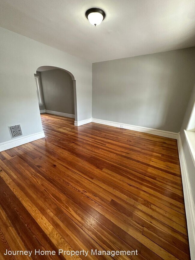 Building Photo - 5 br, 2 bath House - 1730 Main St