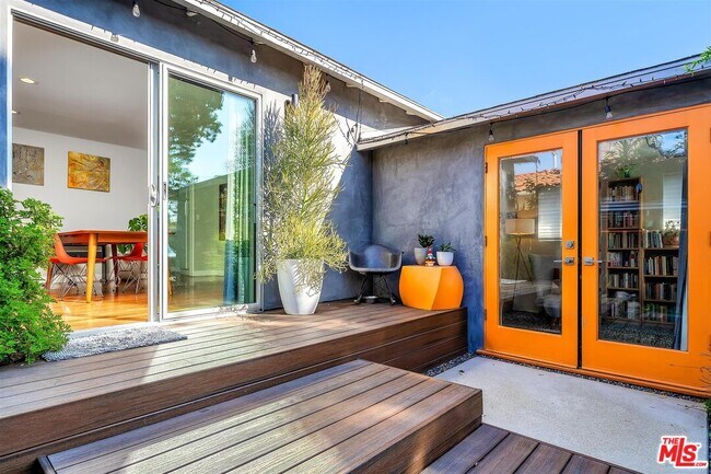 Foto del edificio - 4358 Lyceum Ave