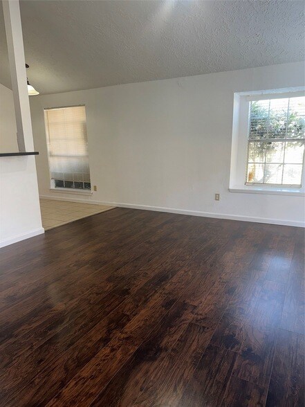 Foto del edificio - 11008 Misty Summit Dr