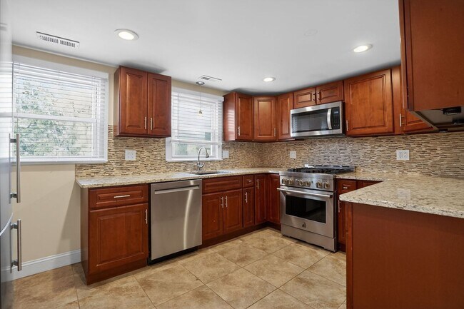 Foto del edificio - Welcome home to this stunning 1Bd/1Bth condo nestled in the heart of beautiful historic Old Town!