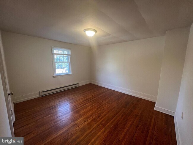 Building Photo - 321 N Pottstown Pike