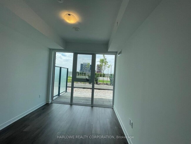 Building Photo - 95 Oneida Crescent