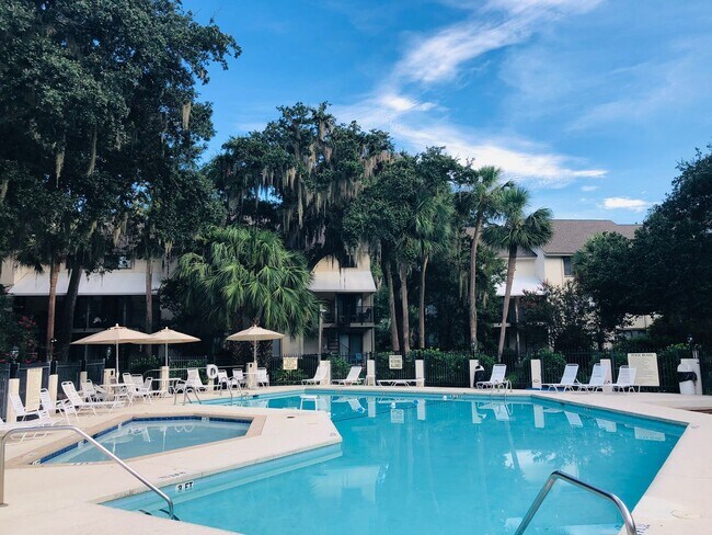 Building Photo - 2-Bedroom Hilton Head Rental Near Beach, A...