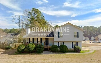 Building Photo - 700 Newport Dr