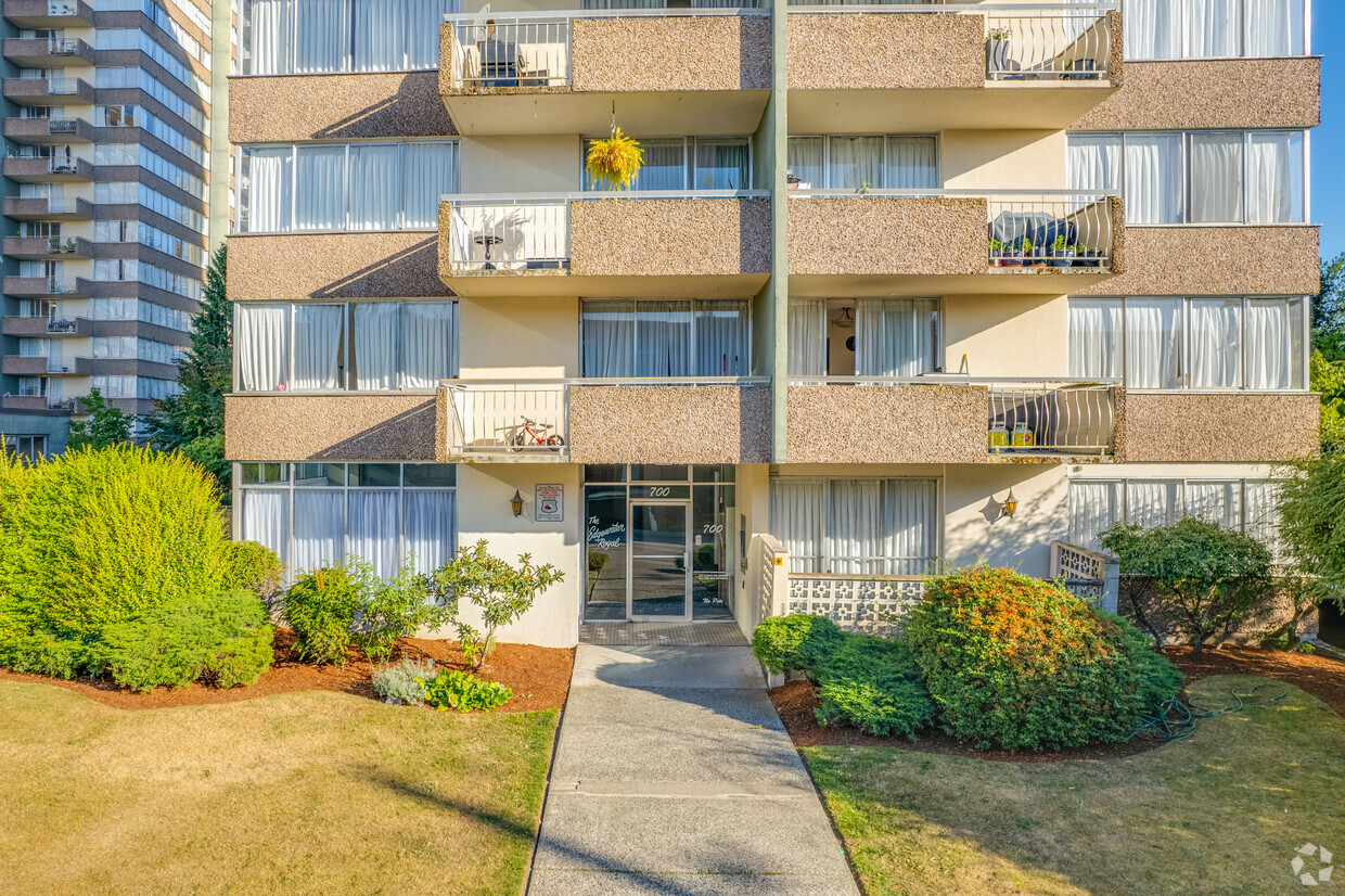 Building Photo - Edgewater Royal