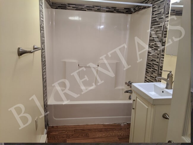 Foto del edificio - 707 S Vine St