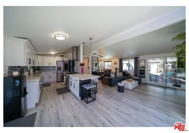 Foto del edificio - 848 W Irving Pl