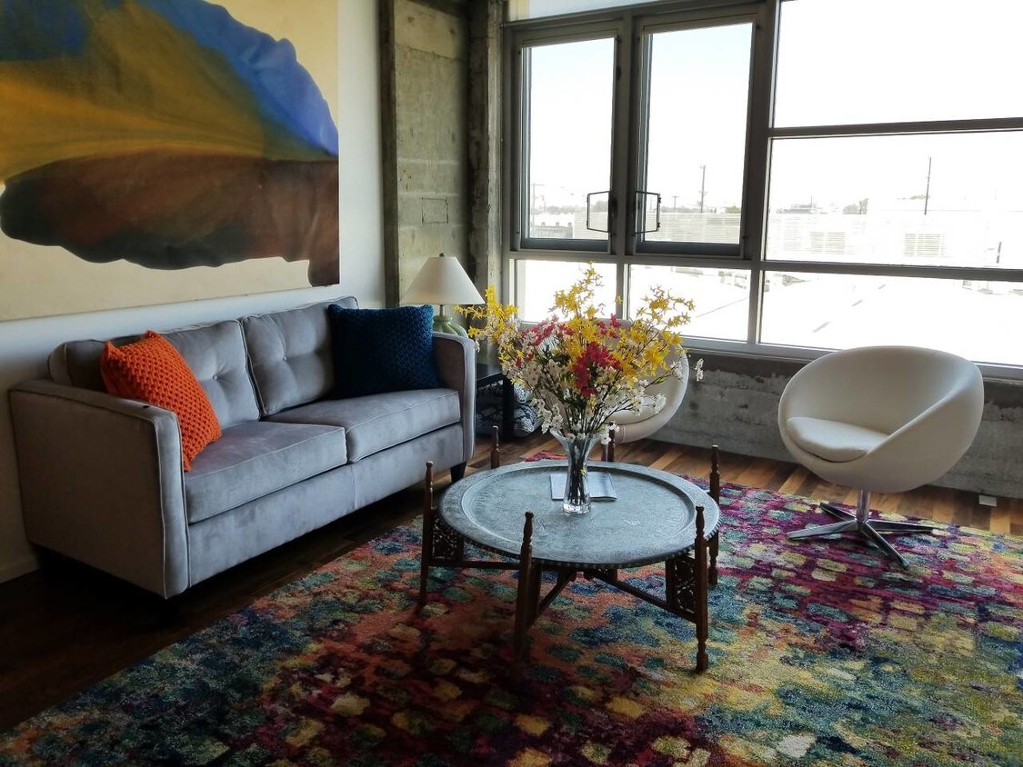 Foto principal - 530 Hewitt S St