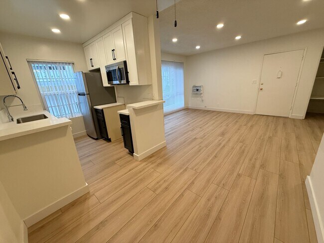 Foto del edificio - 3317 Keystone Av