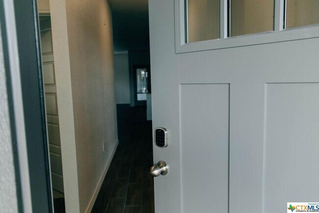 Foto del edificio - 2228 Hornbeam St