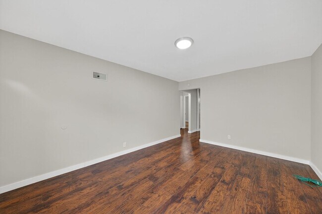 Building Photo - 5638 Helen Ave
