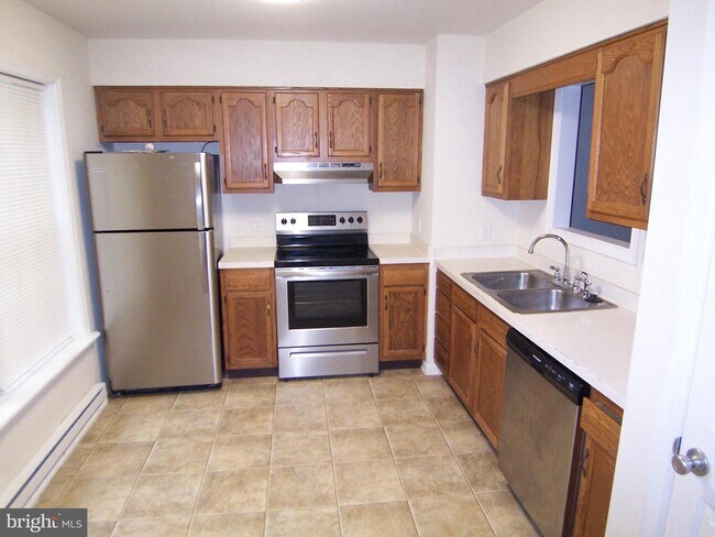 Building Photo - 106 Cypress Dr