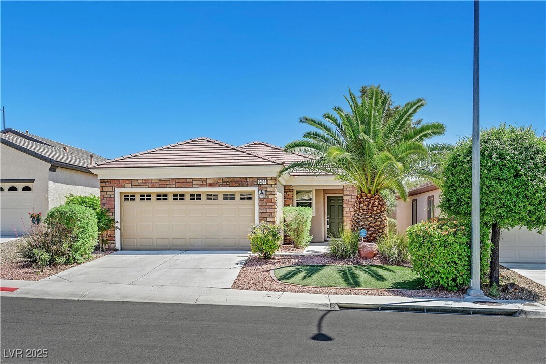 Foto principal - 2407 Jada Dr