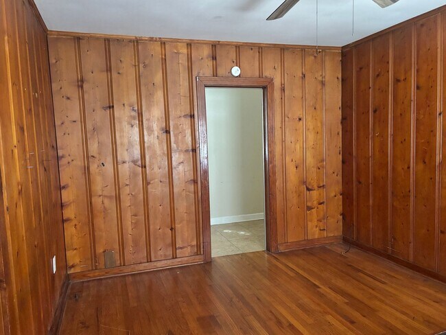 Foto del edificio - 4661 Londonderry Dr