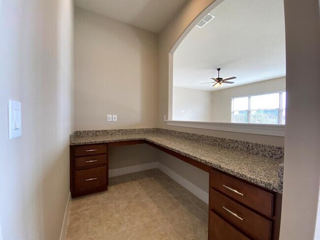 Foto del edificio - 11316 Lemon Lake Blvd