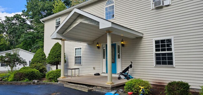 Foto del edificio - 6674 Lake Shore Rd N