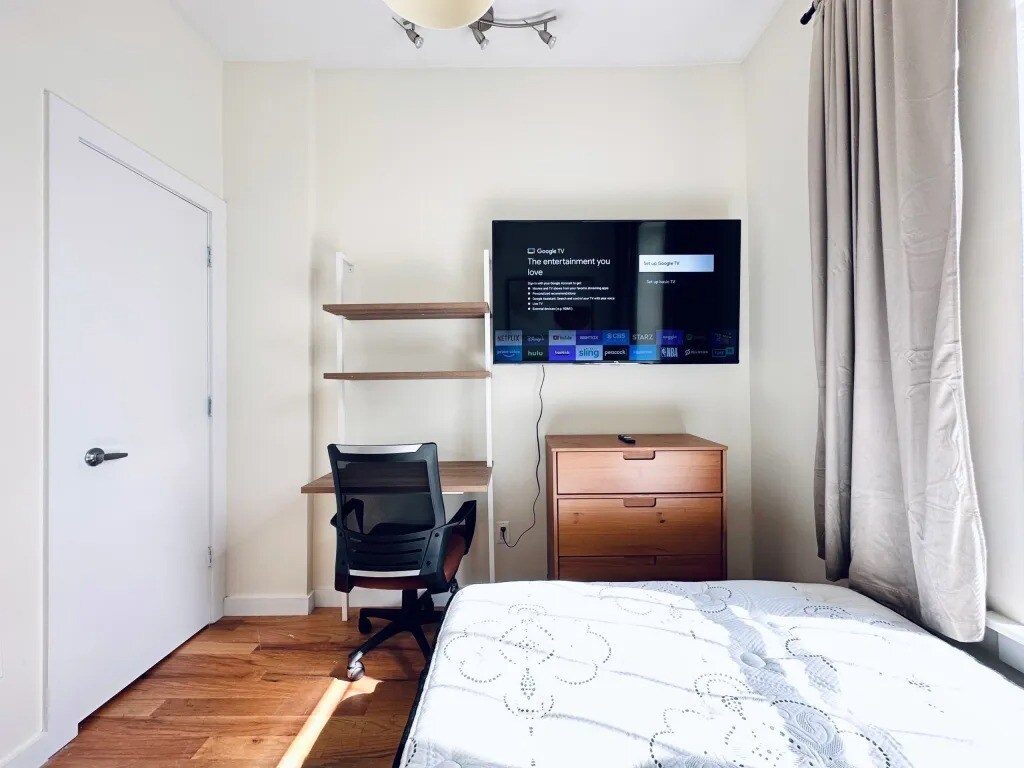Private bedroom in 5 bed/1.5 bath Home Condo for Rent in Brooklyn, NY