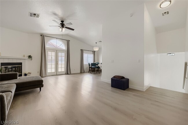 Foto del edificio - 8301 Boseck Dr