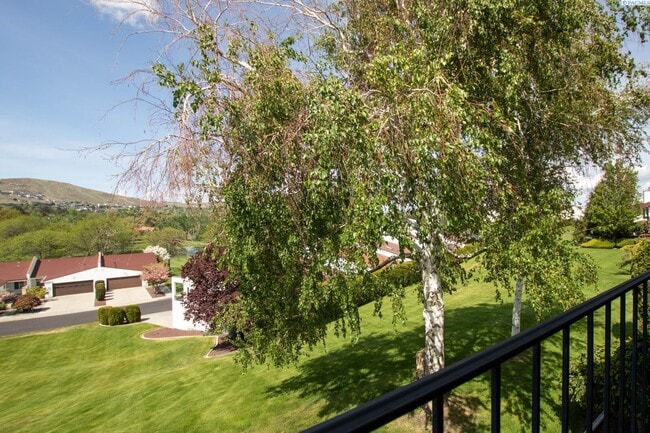 Foto del edificio - Meadow Springs Condo