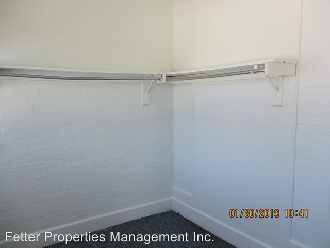 Building Photo - 2 E Powell Ave