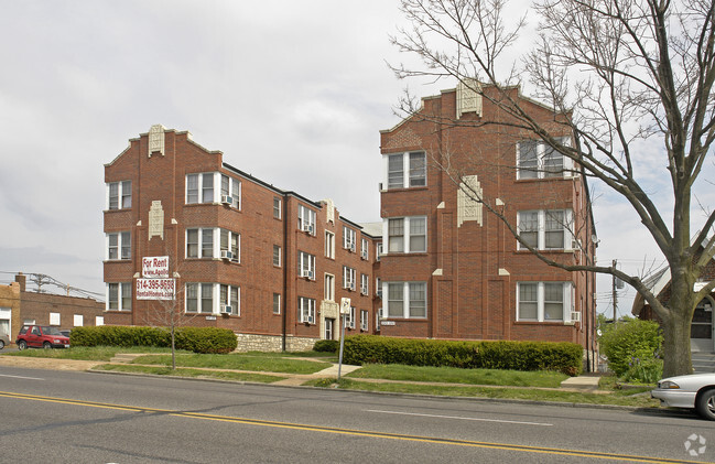 Building Photo - 5743-5751 Chippewa St