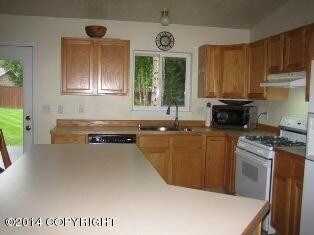 Building Photo - 3 BR Ranch w/fenced yard