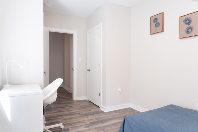 Foto del edificio - 2549 N Bancroft St