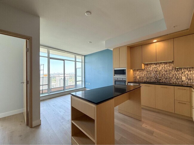 Photo du bâtiment - 13495 Central Ave