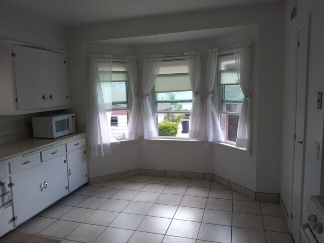 Kitchen - 1445 S 56th St