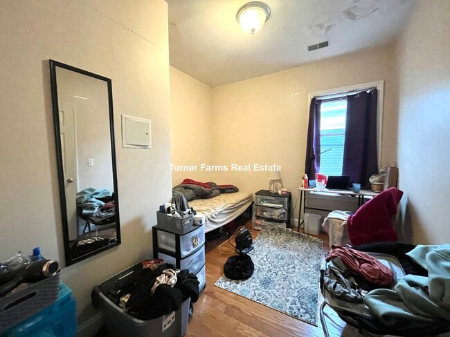 Foto del edificio - 30 Circuit St