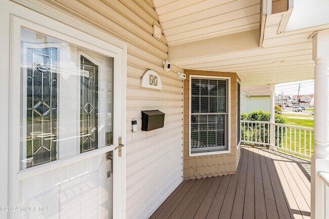 Foto del edificio - 65 Sanborn Ave