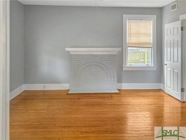 Building Photo - 801 E 40th St