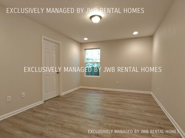 Building Photo - 2062 Wright Ave
