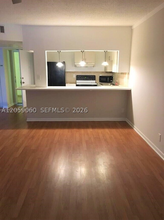 Building Photo - 259 S Cypress Rd