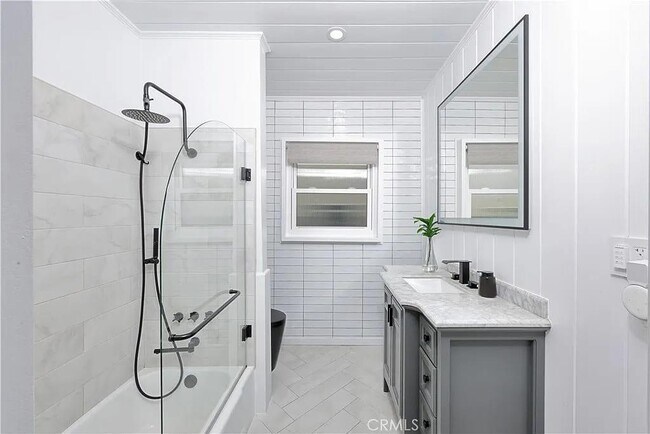 Foto del edificio - 930 Peach Ave