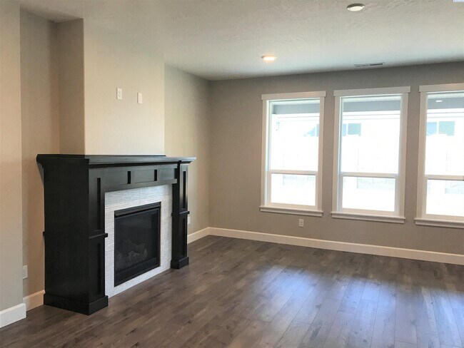 Foto del edificio - 3 Bed/2 Bath Pasco Rambler on Cul-de-Sac