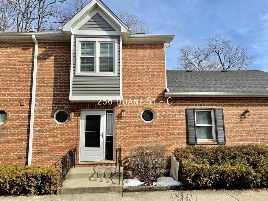 Primary Photo - 256 Duane St