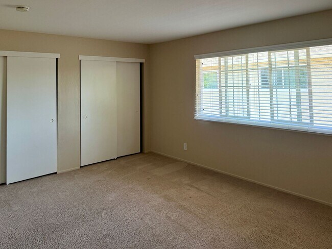 Foto del edificio - Bright and Updated 1 Bedroom 1 Bath Upstai...