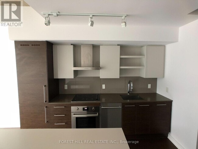 Photo du bâtiment - 1030 King St W