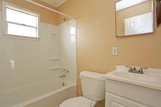 Building Photo - 2460 W Shane St
