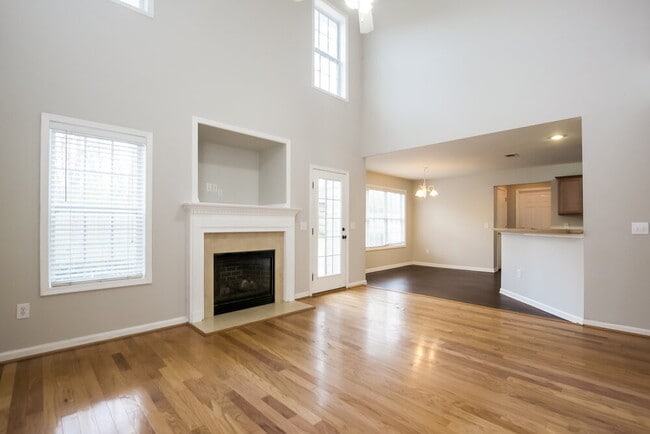 Foto del edificio - 3345 Wrenwood Ct