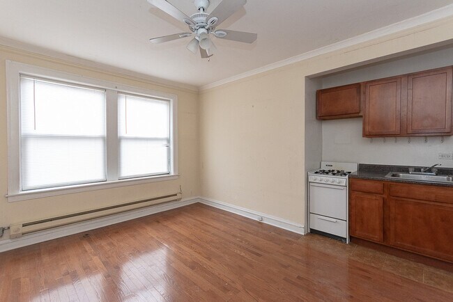 Foto del edificio - 4542 N Damen Ave