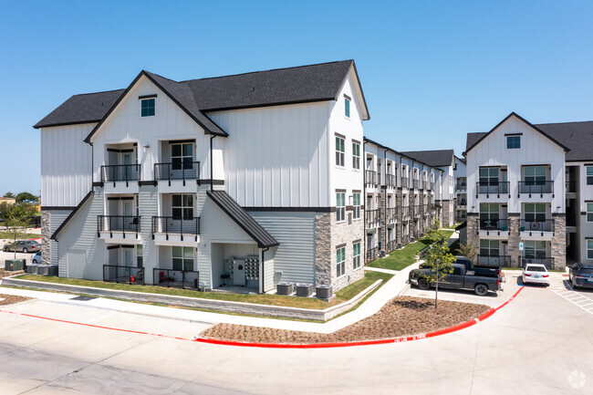 Building Photo - Southgate Apartments